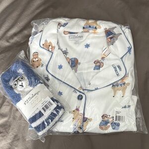 NWT NEW PJ Salvage Women's MED White/Blue Chanukah Pajamas and matching socks